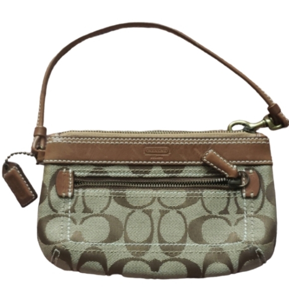 Coach Handbags - Coach Wristlet